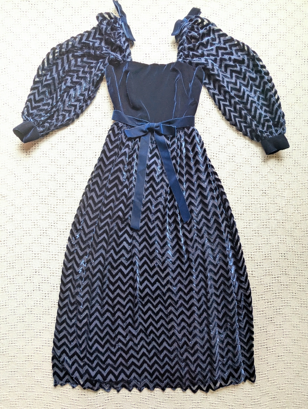 Vtg 1970s MIRA Switzerland Burnout Velvet Maxi Dress - La Belle Boutique -Estate